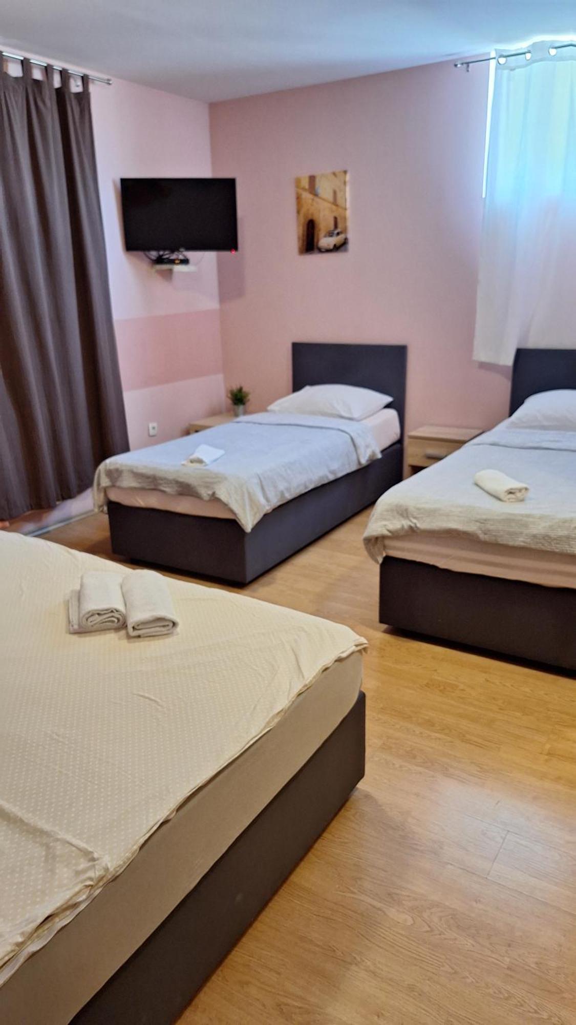 Guest House Sv. Nikola Dugo Selo 外观 照片